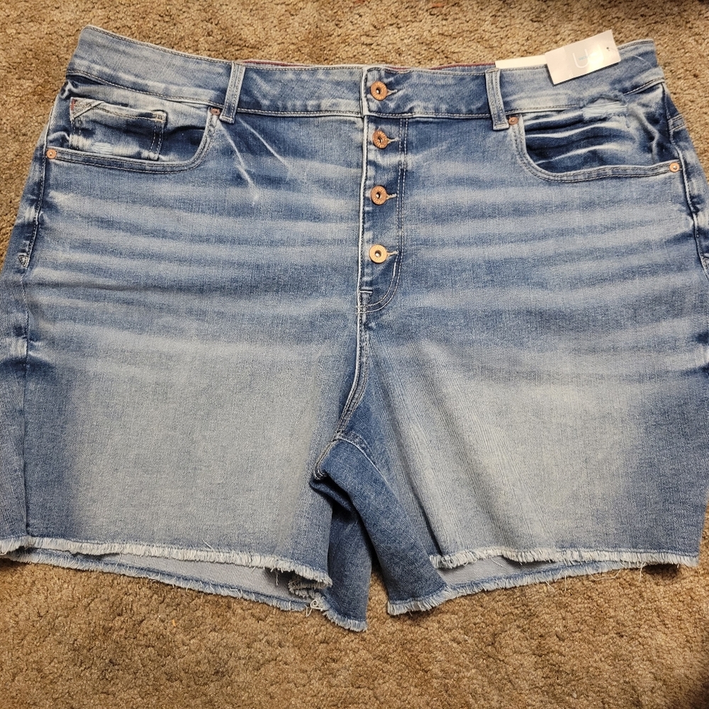 NWT Maurices Edgely denim shorts 24w high rise 6 inch inseam